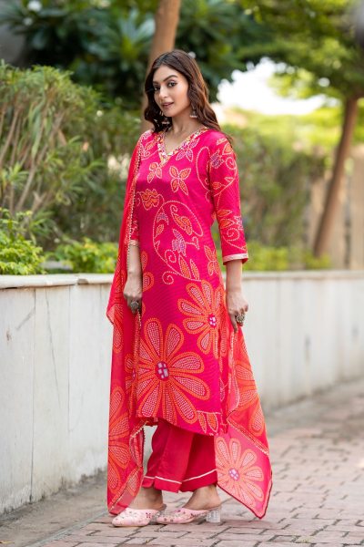 BANDHEJ PRINT SUIT SUITS