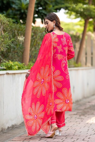 BANDHEJ PRINT SUIT SUITS