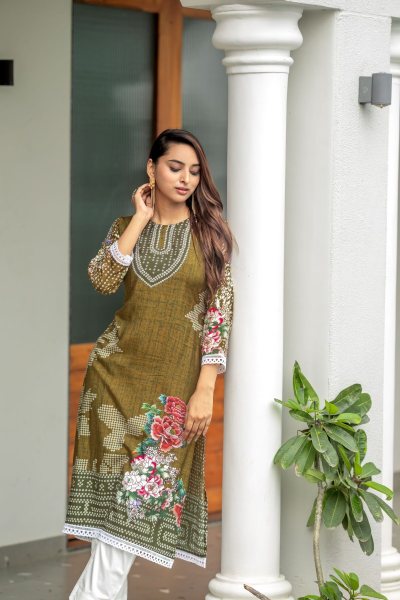 FLORAL PRINTED KURTA WITH TROUSER KURTA SET