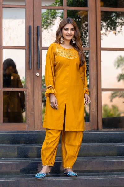 KURTA SET WITH MIRROR WORK KURTA SET