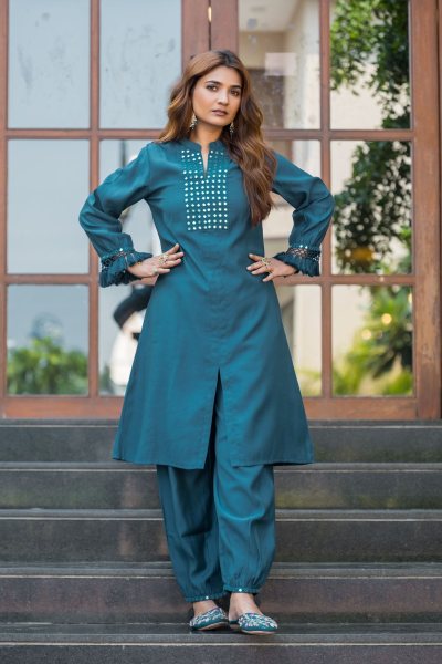 KURTA SET WITH MIRROR WORK KURTA SET